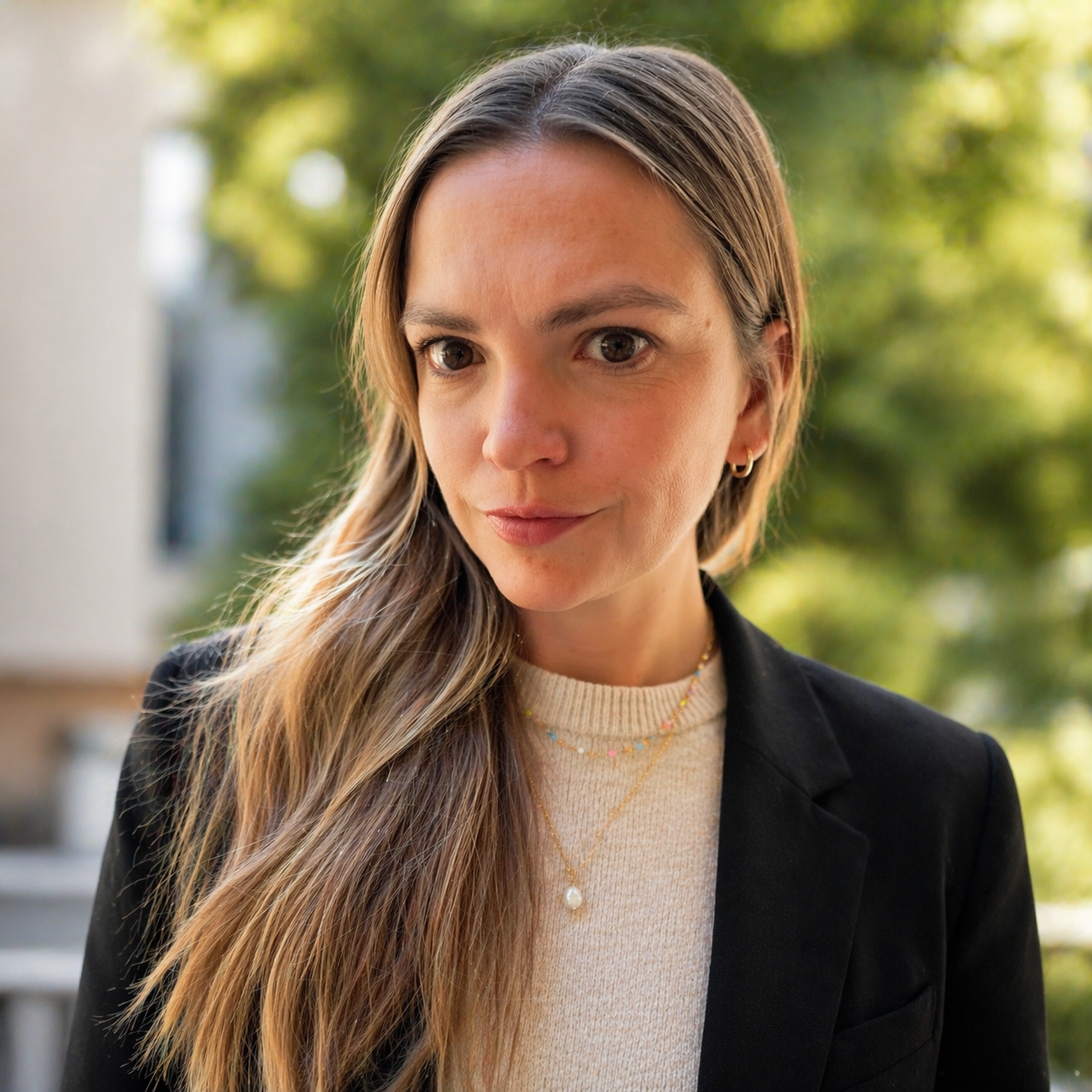 Portrait of author Jennifer Metzger